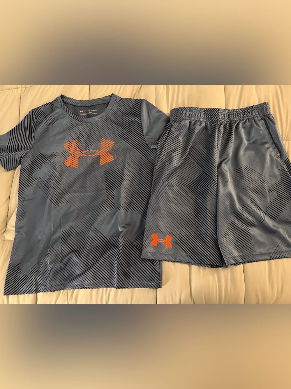 EUC Under Armour heatgear Blue Athletic Tee and Shorts Set with Orange Logo